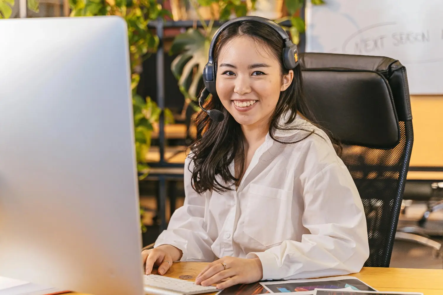 Echozen customer support representative